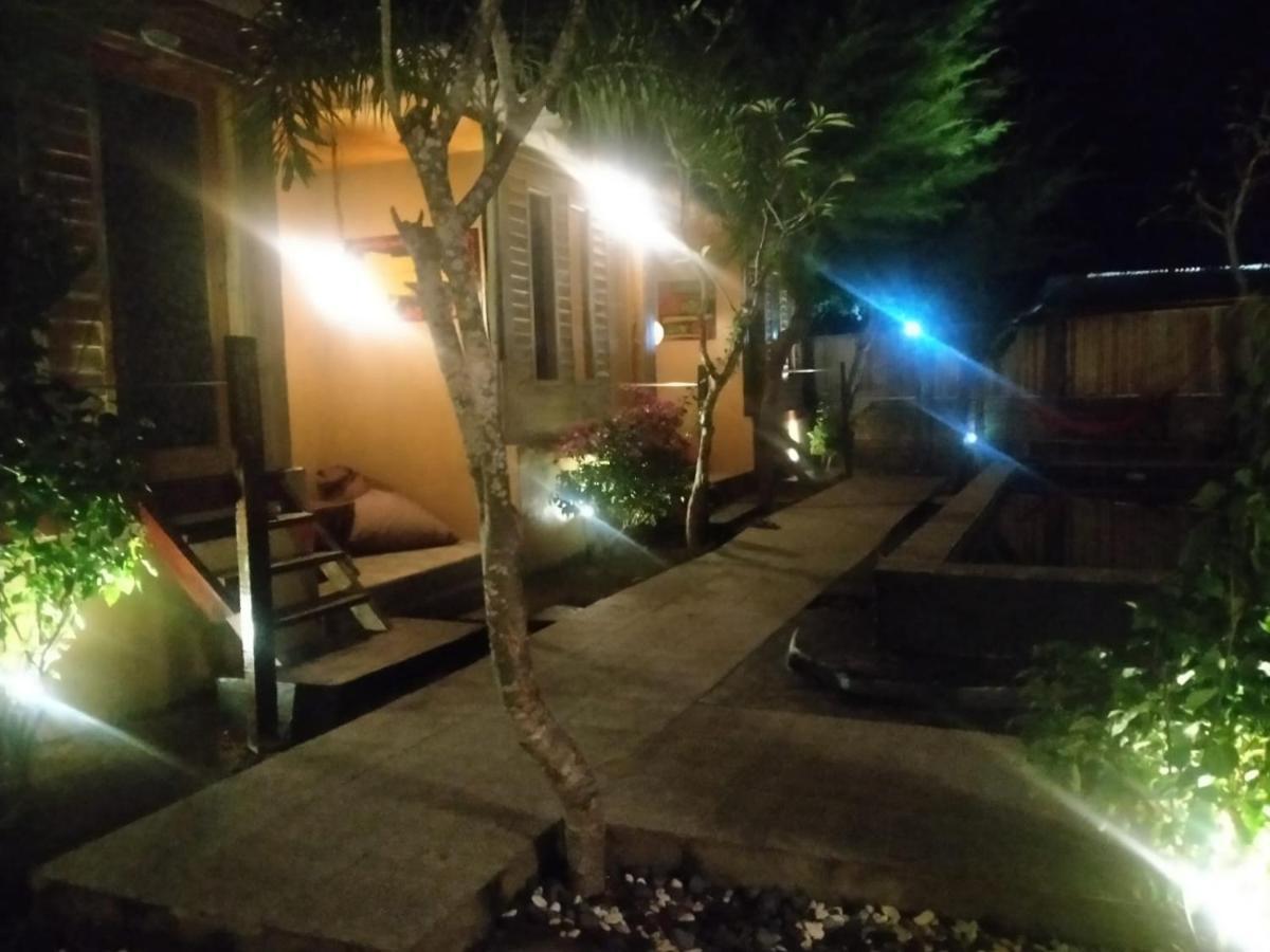 The Huts Villa Gili Trawangan Bagian luar foto